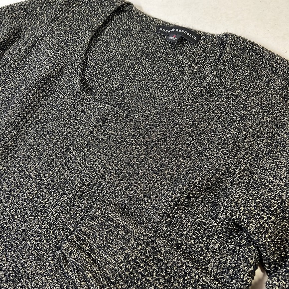 Rock & Republic Black & Gold Metallic Scoop Neck Sweater SZ S - Picture 3 of 10